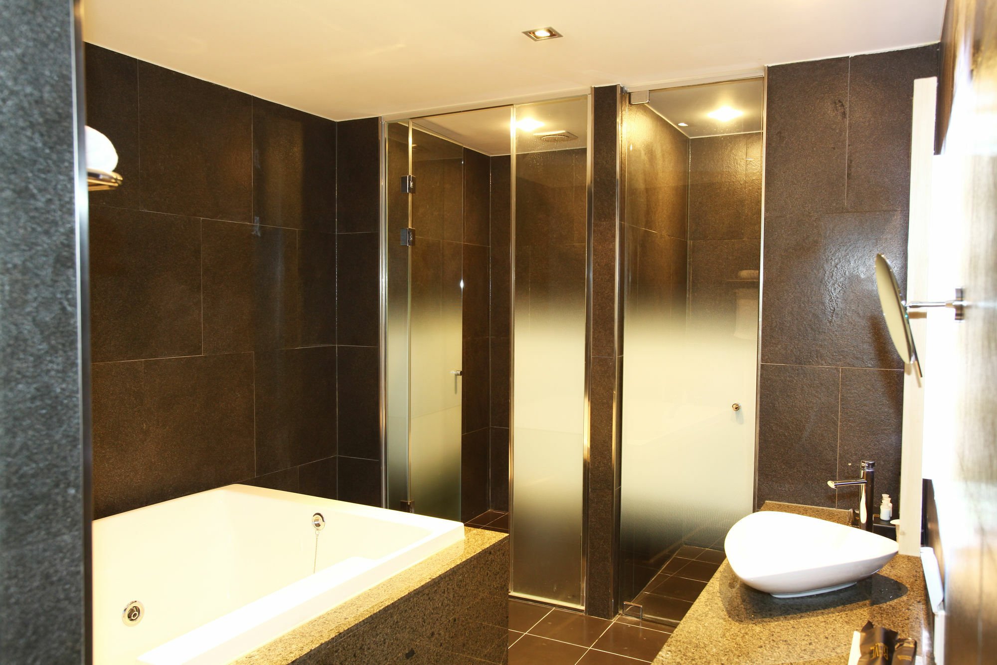 Suwon Reve Hotel Exterior foto